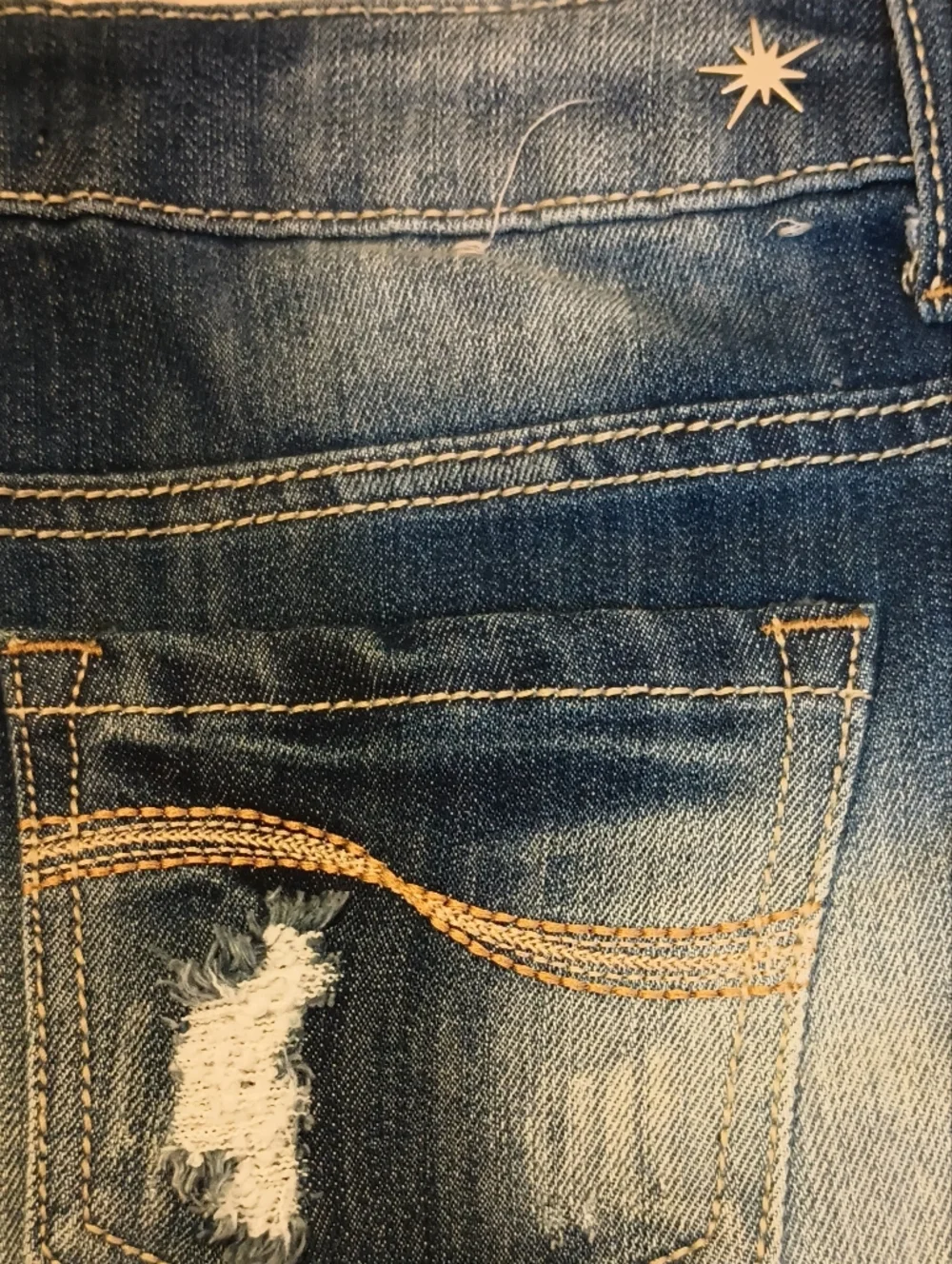 Almost‎ Famous Distressed Blue Denim Jeans 7